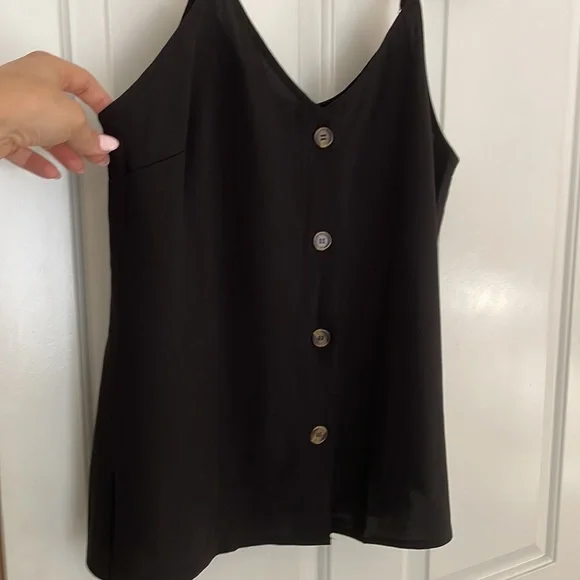 Button Front Tank - Picture 4 of 7